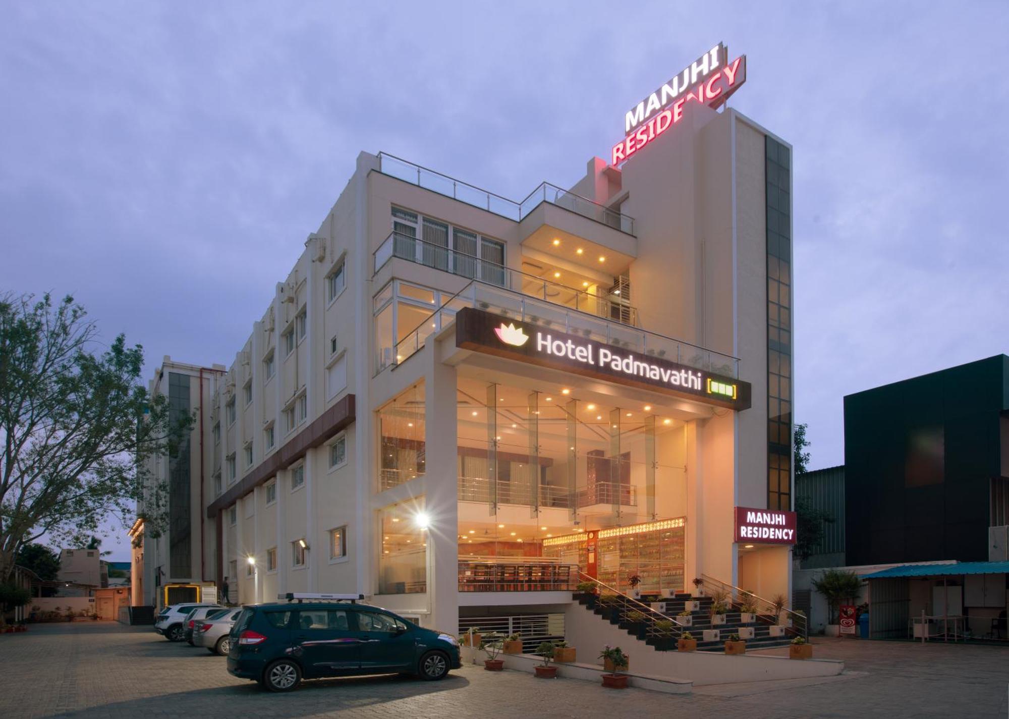 Отель Manjhi Residency Tiruchirappalli Экстерьер фото