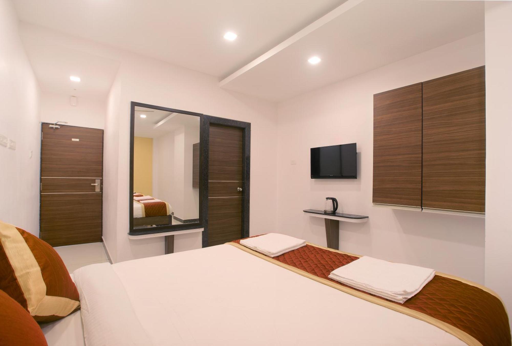 Отель Manjhi Residency Tiruchirappalli Экстерьер фото