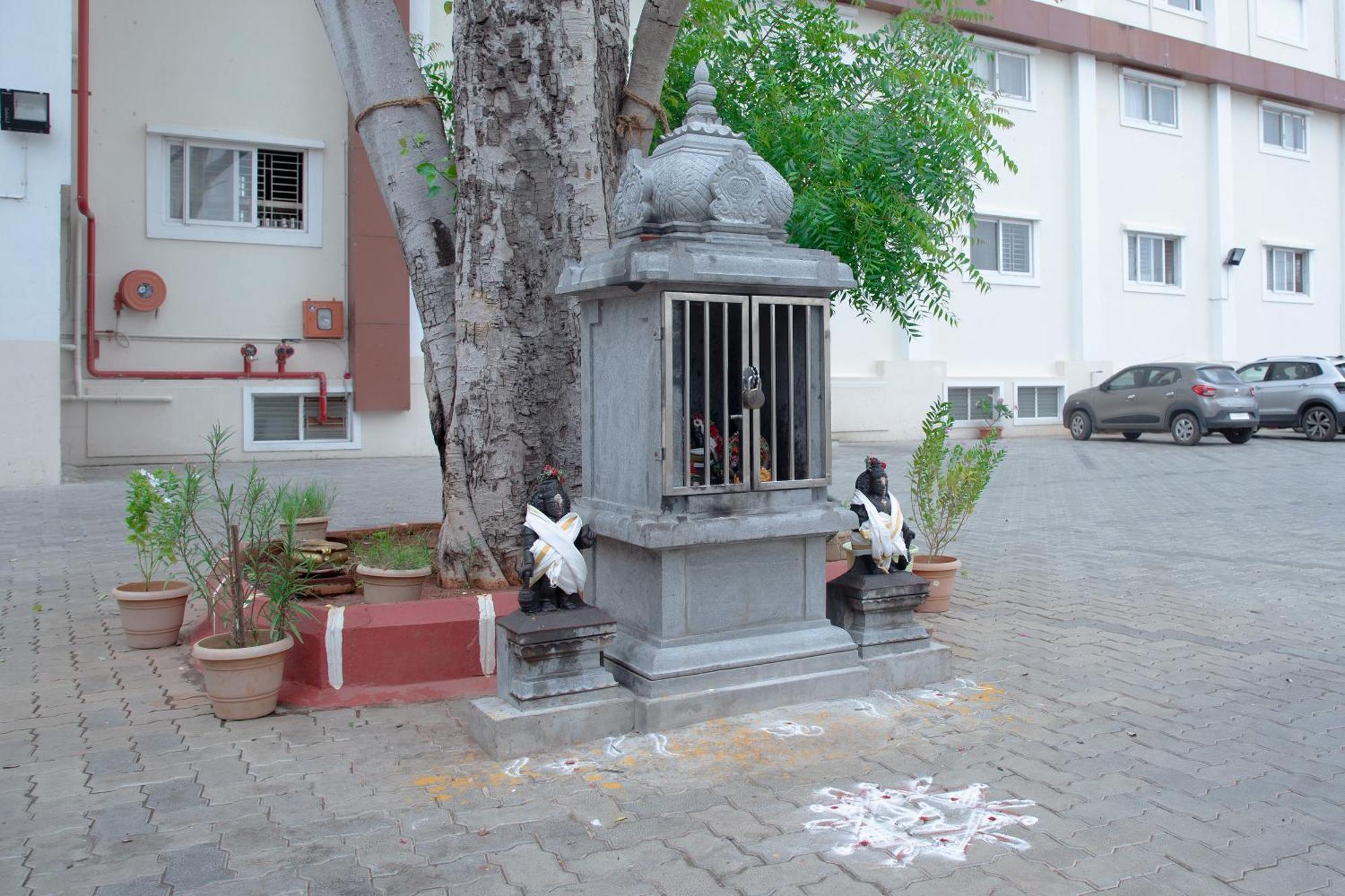 Отель Manjhi Residency Tiruchirappalli Экстерьер фото