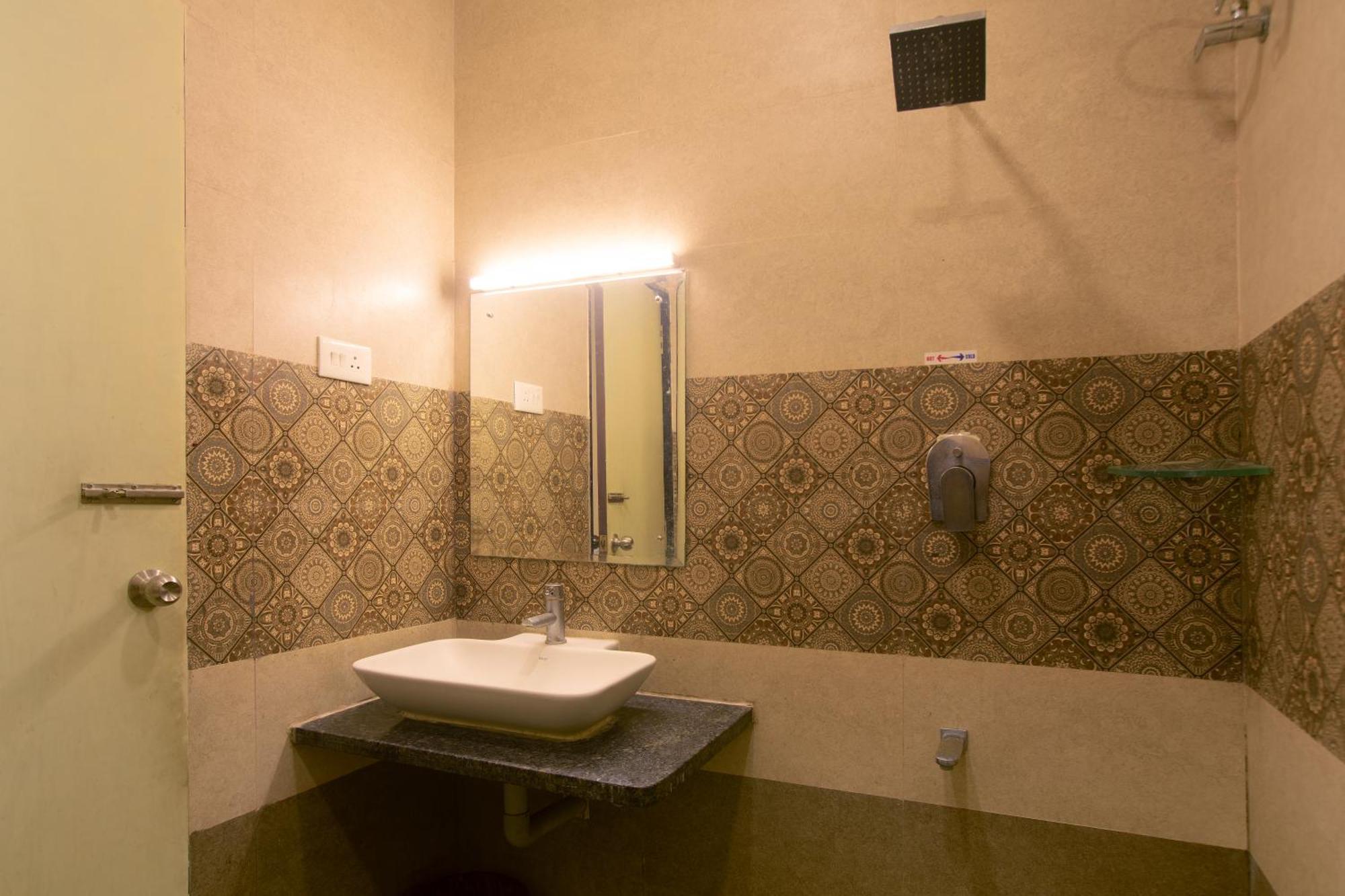 Отель Manjhi Residency Tiruchirappalli Экстерьер фото