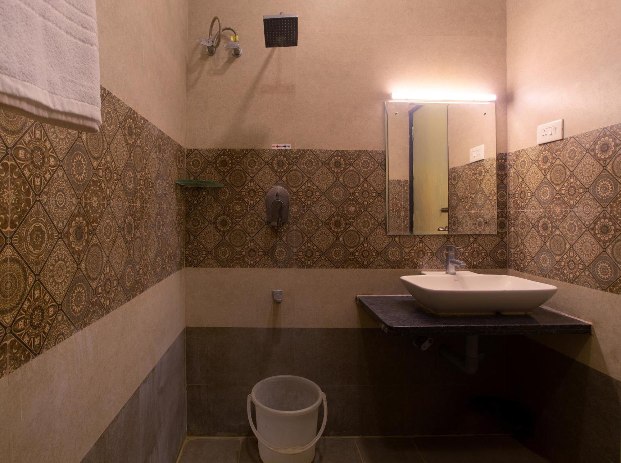 Отель Manjhi Residency Tiruchirappalli Экстерьер фото